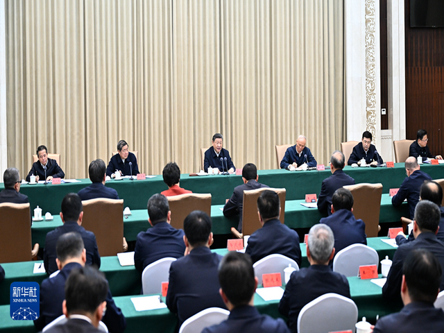 2月8日上午，中共中央总书记、国家主席、中央军委主席习近平在吉林省长春市听取吉林省委和省政府工作汇报，发表了重要讲话。新华社记者 燕雁 摄.png