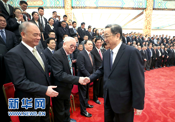 5月24日，全国台湾同胞投资企业联谊会成立10周年庆祝大会在北京举行。中共中央政治局常委、全国政协主席俞正声会见参加庆祝大会的台商代表并讲话。新华社记者马占成 摄.jpg