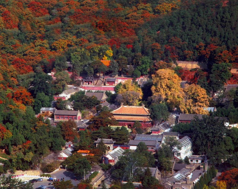 0001潭柘寺全景.jpg