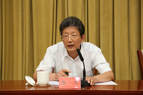 市民主党派、工商联和无党派人士暑期学习班举行专场报告会2.jpg