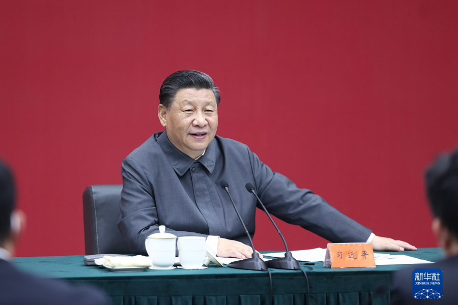 4月25日上午，中共中央总书记、国家主席、中央军委主席习近平来到中国人民大学考察调研。这是习近平同师生代表座谈并发表重要讲话。新华社记者 鞠鹏 摄.jpg