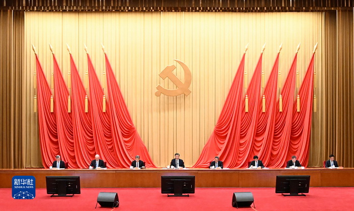 4月3日，学习贯彻习近平新时代中国特色社会主义思想主题教育工作会议在北京召开。中共中央总书记、国家主席、中央军委主席习近平出席会议并发表重要讲话。李强、赵乐际、王沪宁、蔡奇、丁薛祥、李希、韩正出席会议。新华社记者 谢环驰 摄.jpg