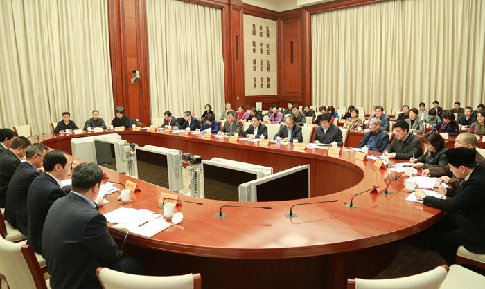 市委向党外人士通报市委全会精神..jpg