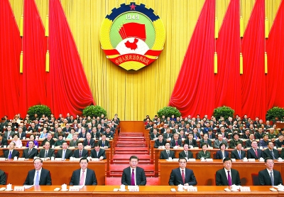 3月3日，中国人民政治协商会议第十二届全国委员会第五次会议在北京人民大会堂开幕。这是习近平、李克强、张德江、刘云山、王岐山、张高丽在主席台就座。新华社记者 鞠鹏摄.jpg