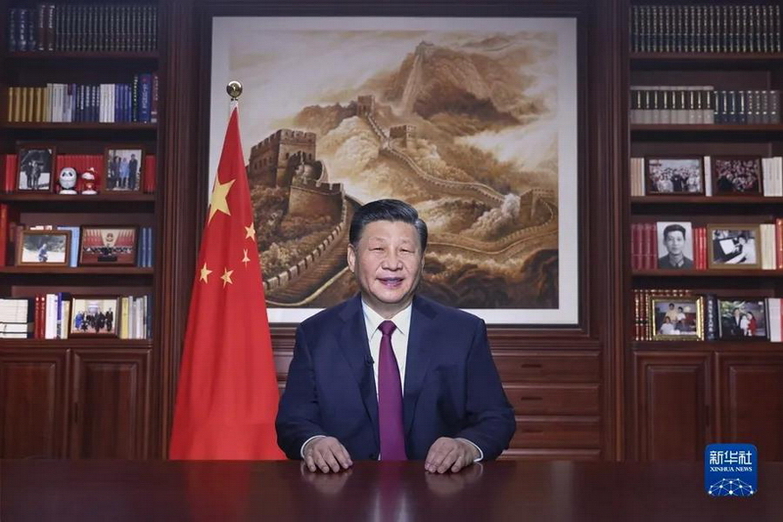 新年前夕，国家主席习近平通过中央广播电视总台和互联网，发表二〇二二年新年贺词。新华社记者 鞠鹏  摄.jpg