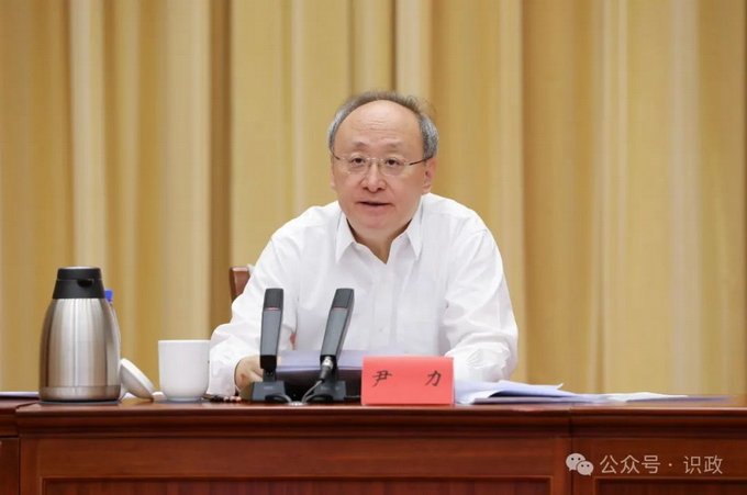中央宣讲团报告会在京举行，尹力全面深入宣讲党的二十届三中全会精神，与基层干部群众互动交流002.jpg