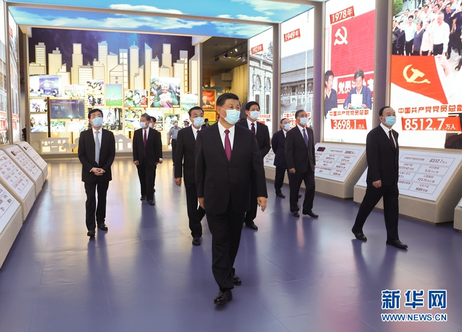6月18日，党和国家领导人习近平、李克强、栗战书、汪洋、王沪宁、赵乐际、韩正、王岐山等在中国共产党历史展览馆参观“‘不忘初心、牢记使命’中国共产党历史展览”。.jpg