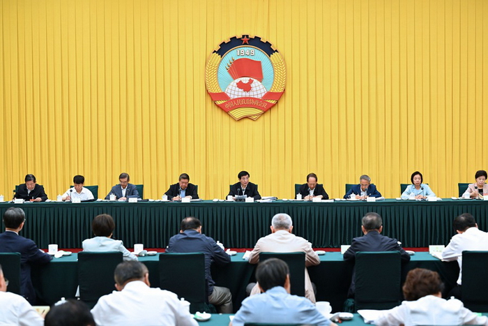 9月2日，全国政协在北京召开“推进高水平对外开放”专题协商会，中共中央政治局常委、全国政协主席王沪宁出席并讲话。新华社记者 饶爱民 摄.jpg
