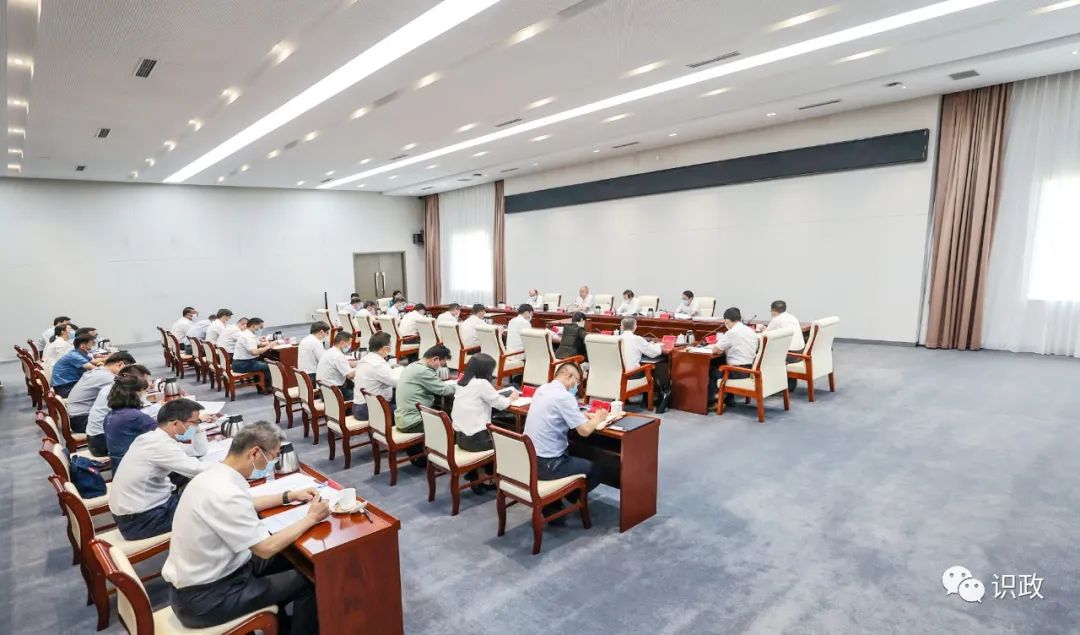 座谈会.jpg