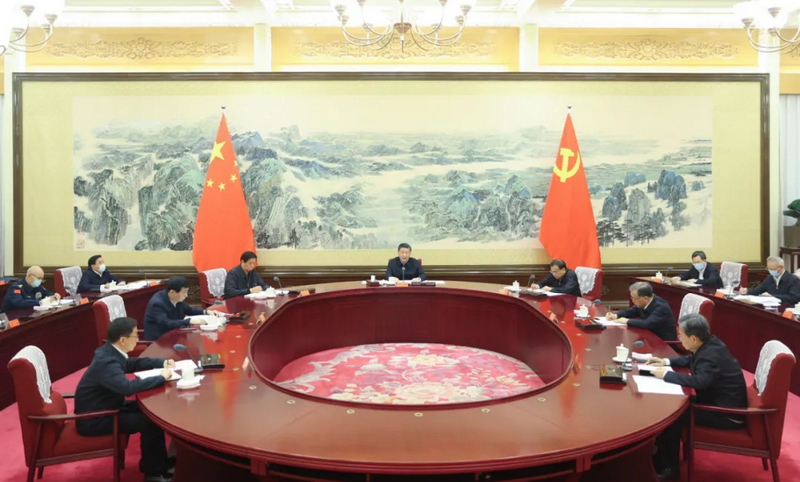 12月27日至28日，中共中央政治局召开党史学习教育专题民主生活会，中共中央总书记习近平主持会议并发表重要讲话。新华社记者 鞠鹏 摄.webp (1).jpg