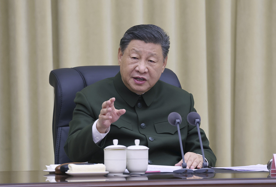 12月4日，中共中央总书记、国家主席、中央军委主席习近平视察信息支援部队，代表党中央和中央军委，对信息支援部队第一次党代表大会的召开表示热烈祝贺，向信息支援部队全体官兵致以诚挚问候。这是习近平发表重要讲话。 新华社记者 李刚 摄.jpg