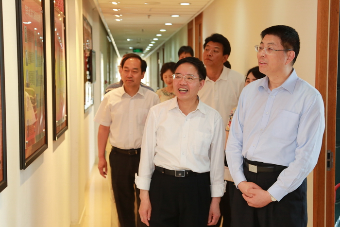 20150526中共北京市委常委、统战部长戴均良到民革北京市委机关调研.jpg