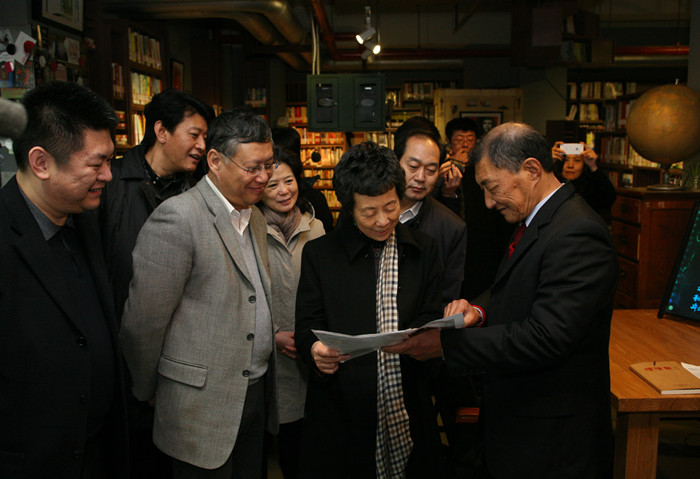 民进中央调研组在京调研公共文化服务..jpg