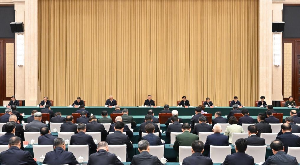9月24日下午,率中央代表团出席新疆维吾尔自治区成立70周年庆祝活动的中共中央总书记、国家主席、中央军委主席习近平在乌鲁木齐听取新疆维吾尔自治区党委和政府工作汇报,发表了重要讲话。 新华社记者 谢环驰  摄.jpg 9月24日下午,率中央代表团出席新疆维吾尔自治区成立70周年庆祝活动的中共中央总书记、国家主席、中央军委主席习近平在乌鲁木齐听取新疆维吾尔自治区党委和政府工作汇报,发表了重要讲话。 新华社记者 谢环驰  摄.jpg