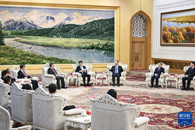 12月20日至21日，中国基督教第十一次代表会议在北京举行。中共中央政治局常委、全国政协主席王沪宁会见基督教全国两会新老领导班子成员，并同全体与会代表合影。新华社记者 谢环驰 摄.jpg