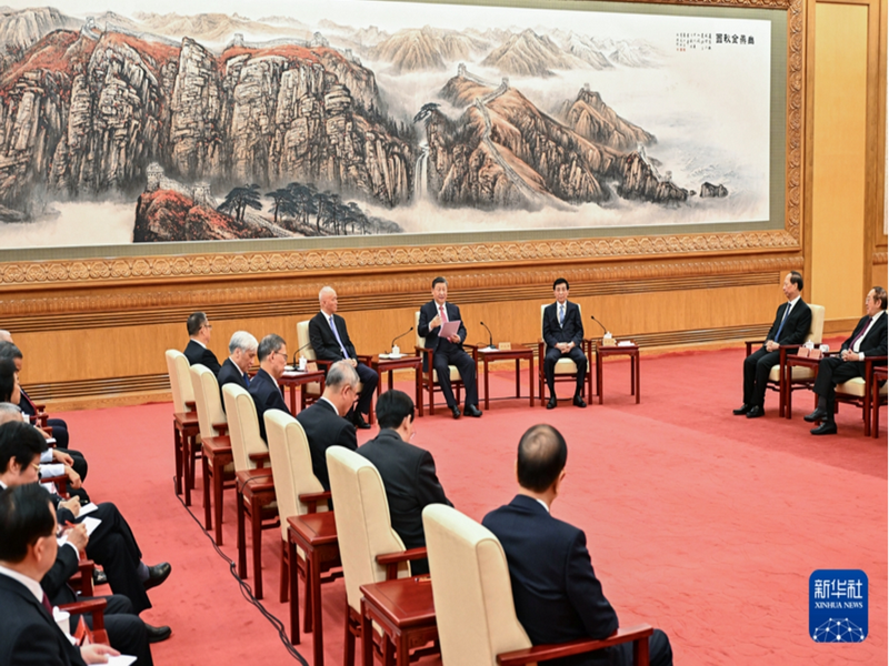 习近平同党外人士共迎新春.png