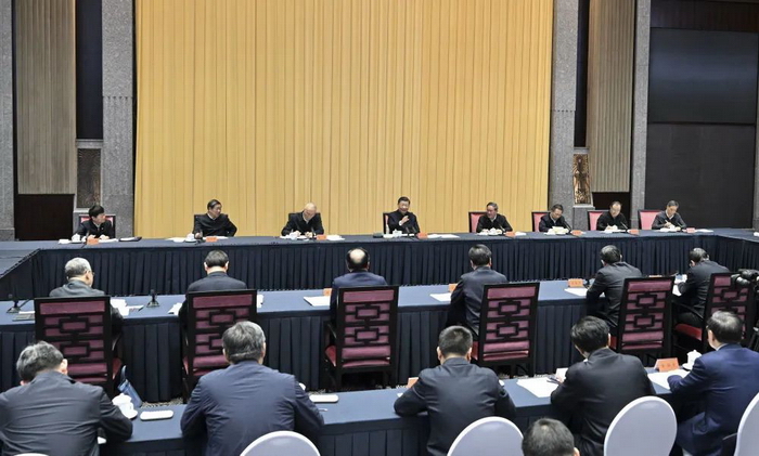 11月30日上午，中共中央总书记、国家主席、中央军委主席习近平在上海主持召开深入推进长三角一体化发展座谈会并发表重要讲话。新华社记者 谢环驰  摄.jpg