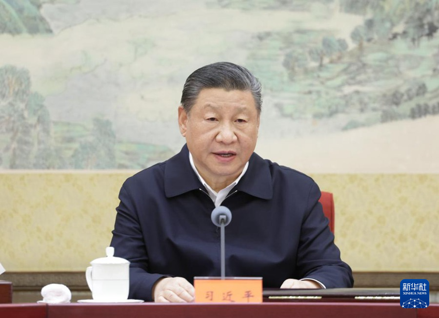 12月26日至27日，中共中央政治局召开民主生活会，中共中央总书记习近平主持会议并发表重要讲话。新华社记者 鞠鹏 摄.png