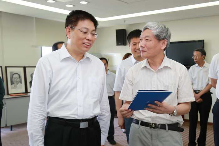 20150602中共北京市委常委、统战部长戴均良到九三学社北京市委机关调研.jpg
