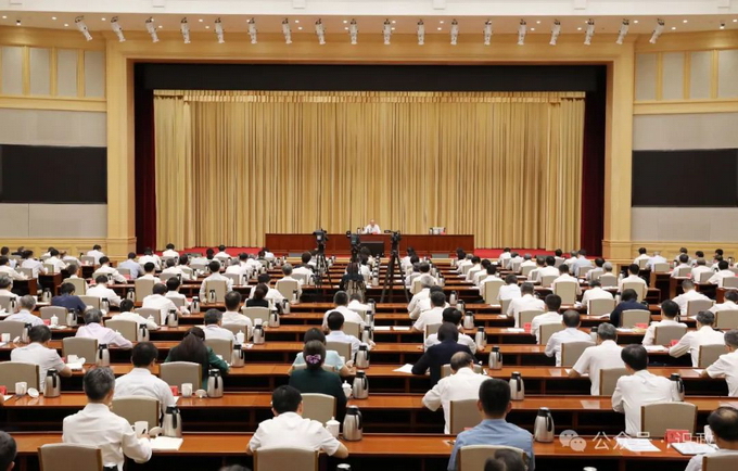 中央宣讲团报告会在京举行，尹力全面深入宣讲党的二十届三中全会精神，与基层干部群众互动交流001.jpg
