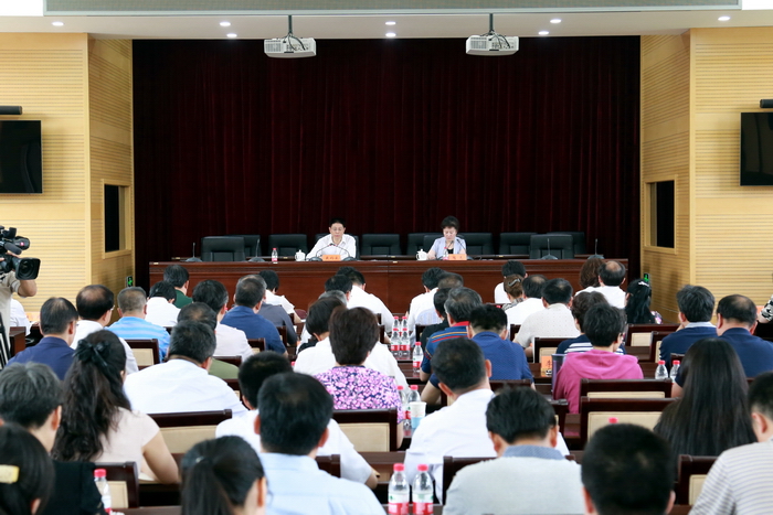 20150526中共北京市委常委、统战部长戴均良以“三严三实”为主题讲党课.jpg