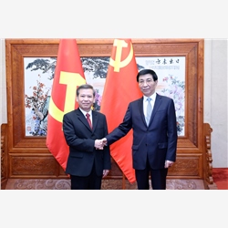 王沪宁会见越南共产党代表团